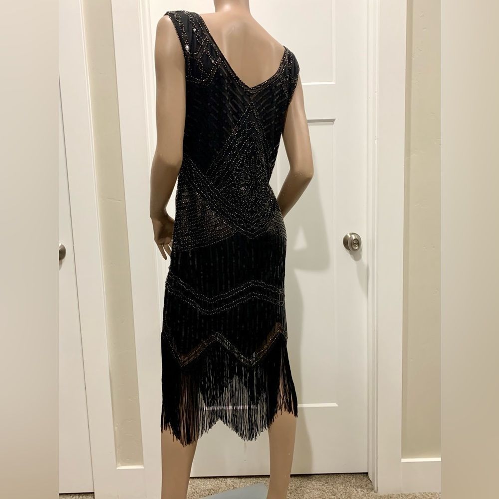 Vintage Style "Great Gatsby" Sequined Fringed Flapper. Great for Halloween - Picture 8 of 16